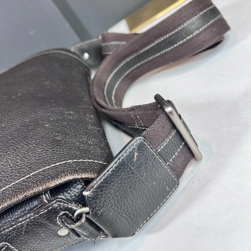 Levenger Pebbled Leather Messenger Bag Mocha Brown Laptop Tablet Crossbody